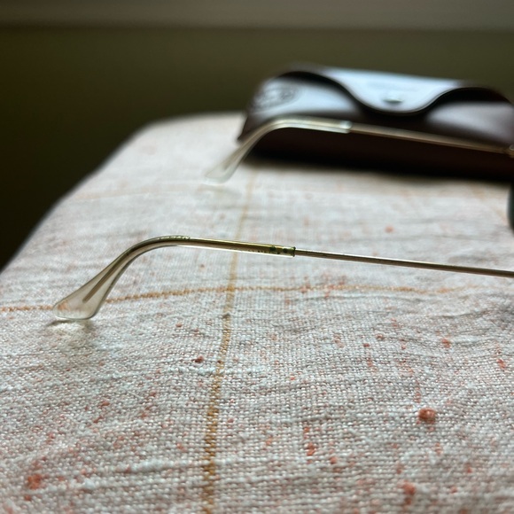 Gold Ray-Ban Aviator Sunglasses - Picture 4 of 7